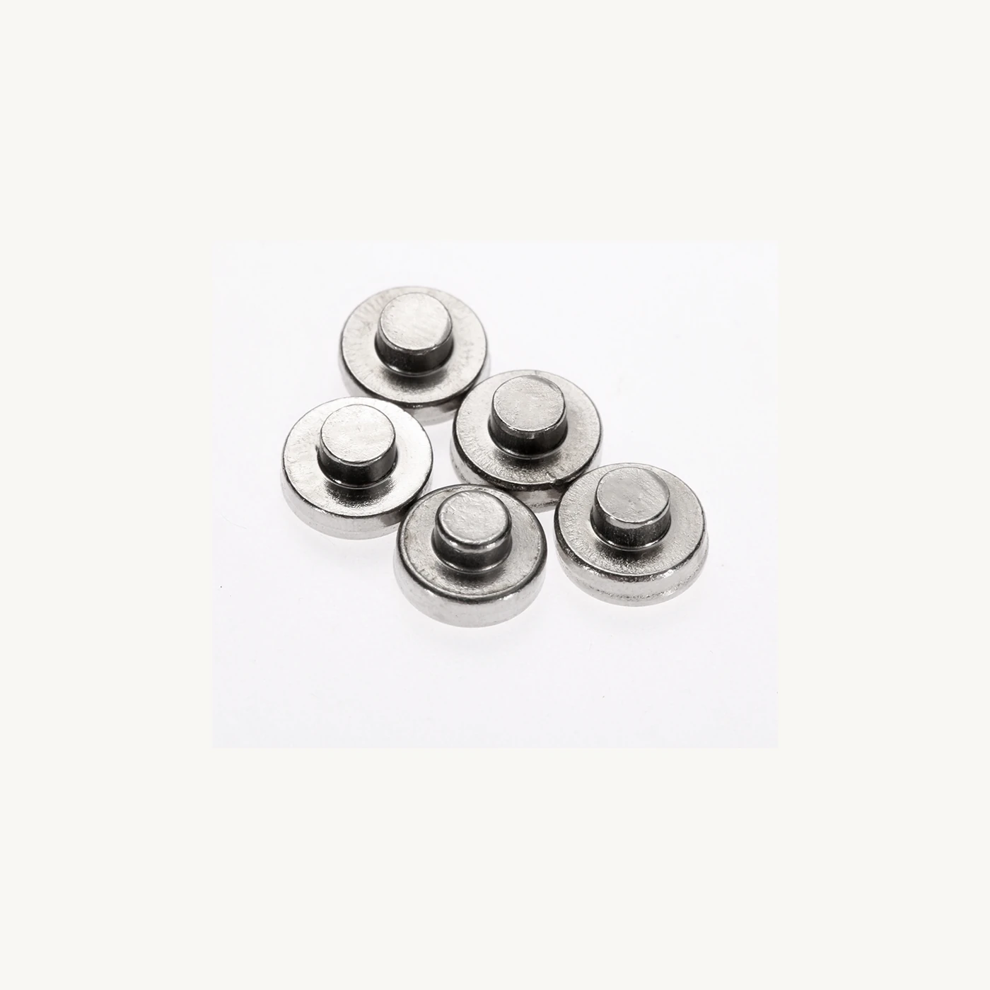 A real example of a monometallic contact rivet
